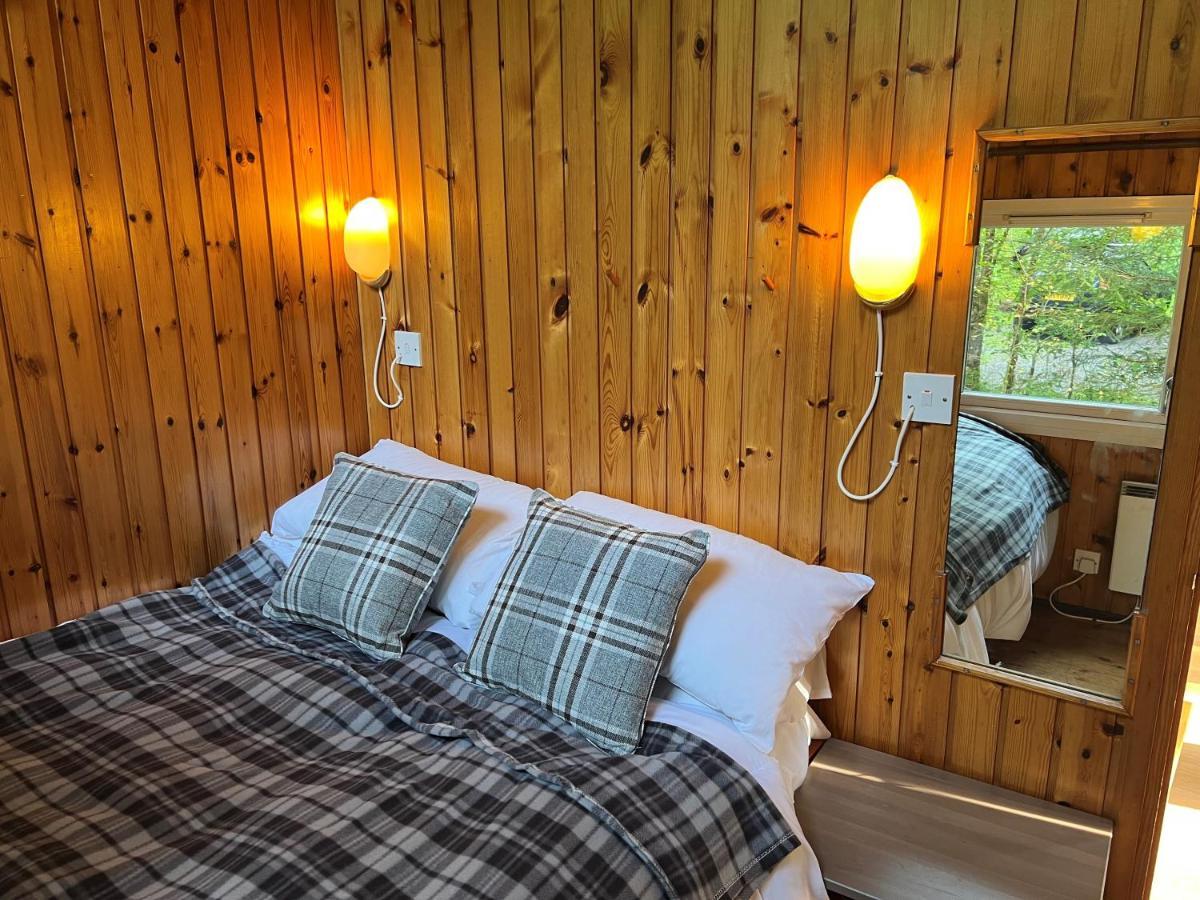 Loch Aweside Forest Cabins Dalavich Экстерьер фото